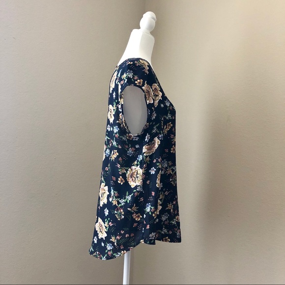 Halogen Double V-neck Top Navy Floral NWT - Picture 5 of 7